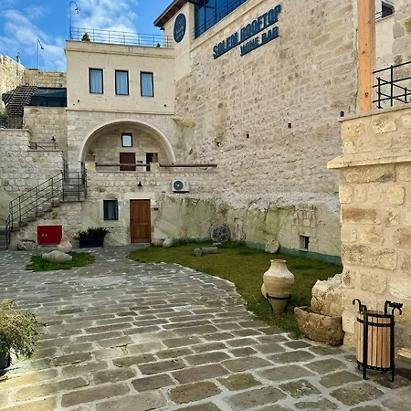 Solem Cave Hotel *